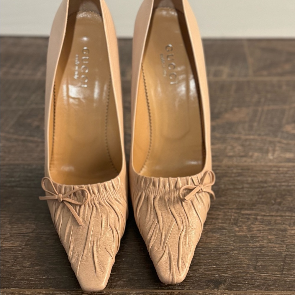 Gucci tan bow leather heels - 100% authentic in excellent condition - sz 10 TTS